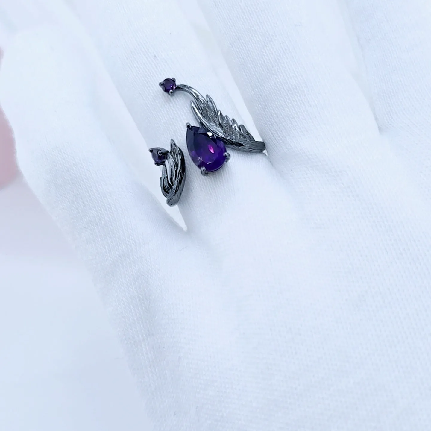 1.43Ct Adjustable Angel's Wing Natural Amethyst Gemstone