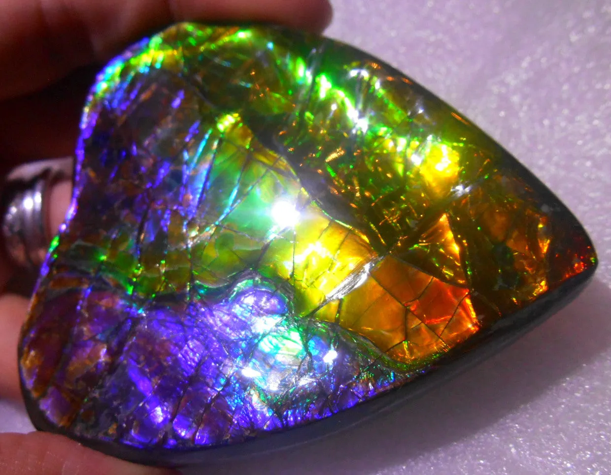 75 x 65 x 16 mm - Collector Stone - CS-61 AAA Natural Rainbow Heart Shape　ナチュラル AAA ハート形 コレクターディスプレイピース