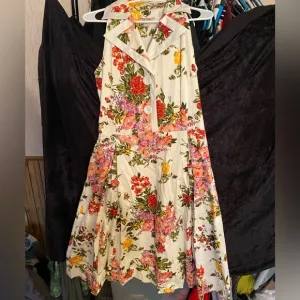 AMAZING Floral Pinup Tea Length Dress