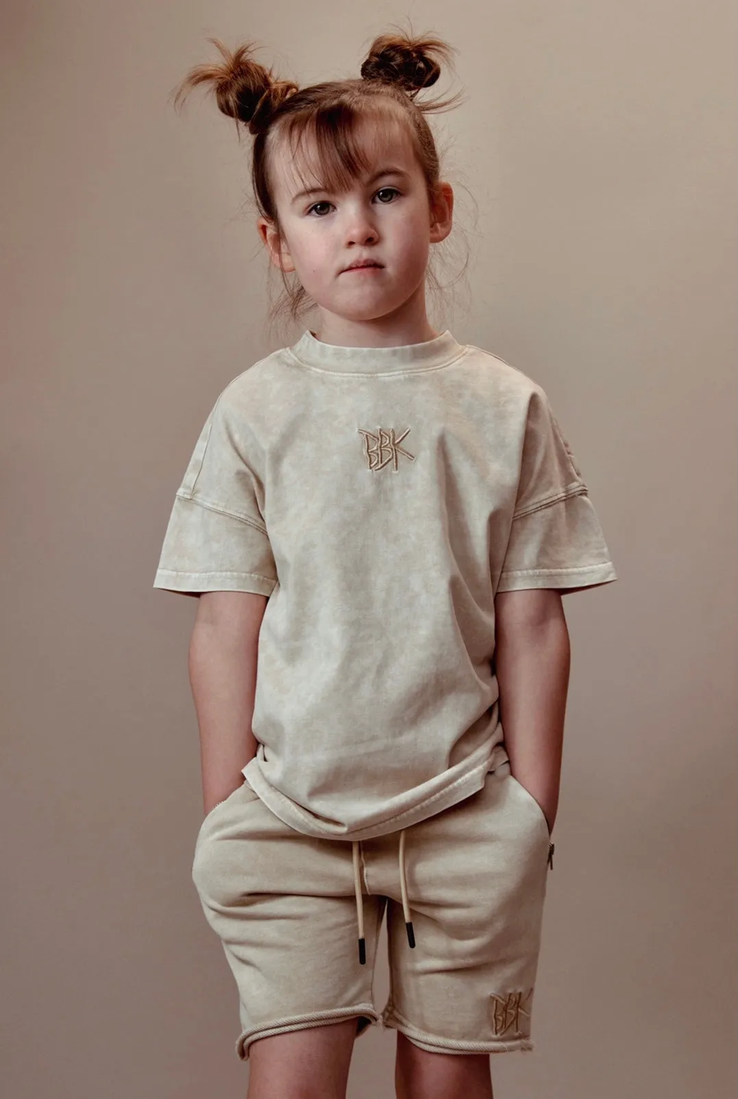 BASICS TEE - ACID WASH BEIGE