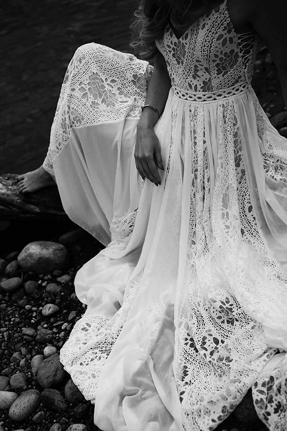 Bohemian Spaghetti Straps V-neck Lace-up Court Lace Wedding Dress