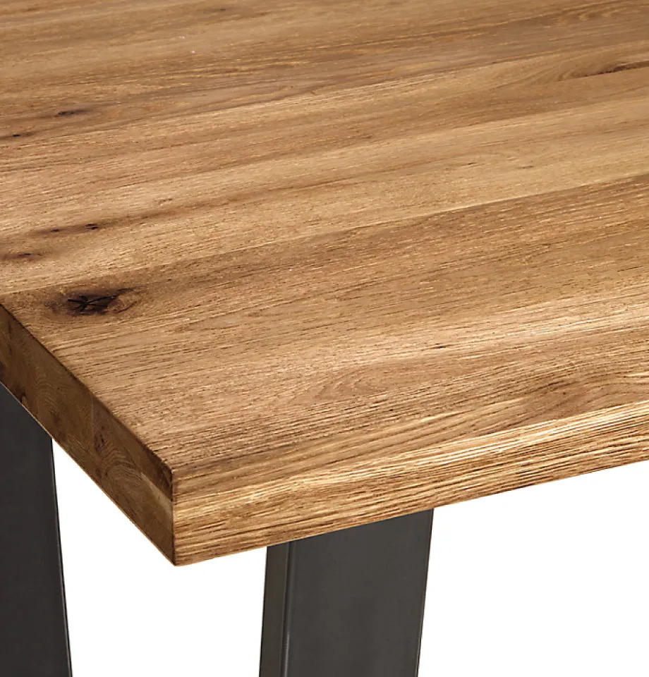 Calia Oak Extendable Dining Table 1600