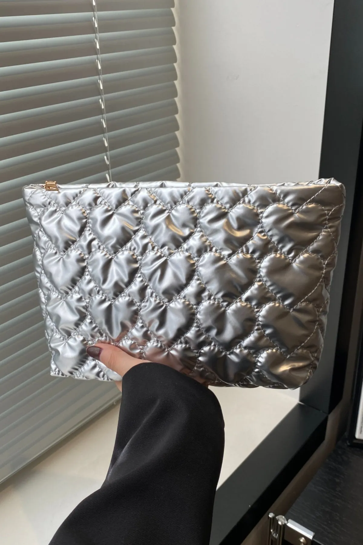 Comfortable Ruched Heart Clutch with Zipper