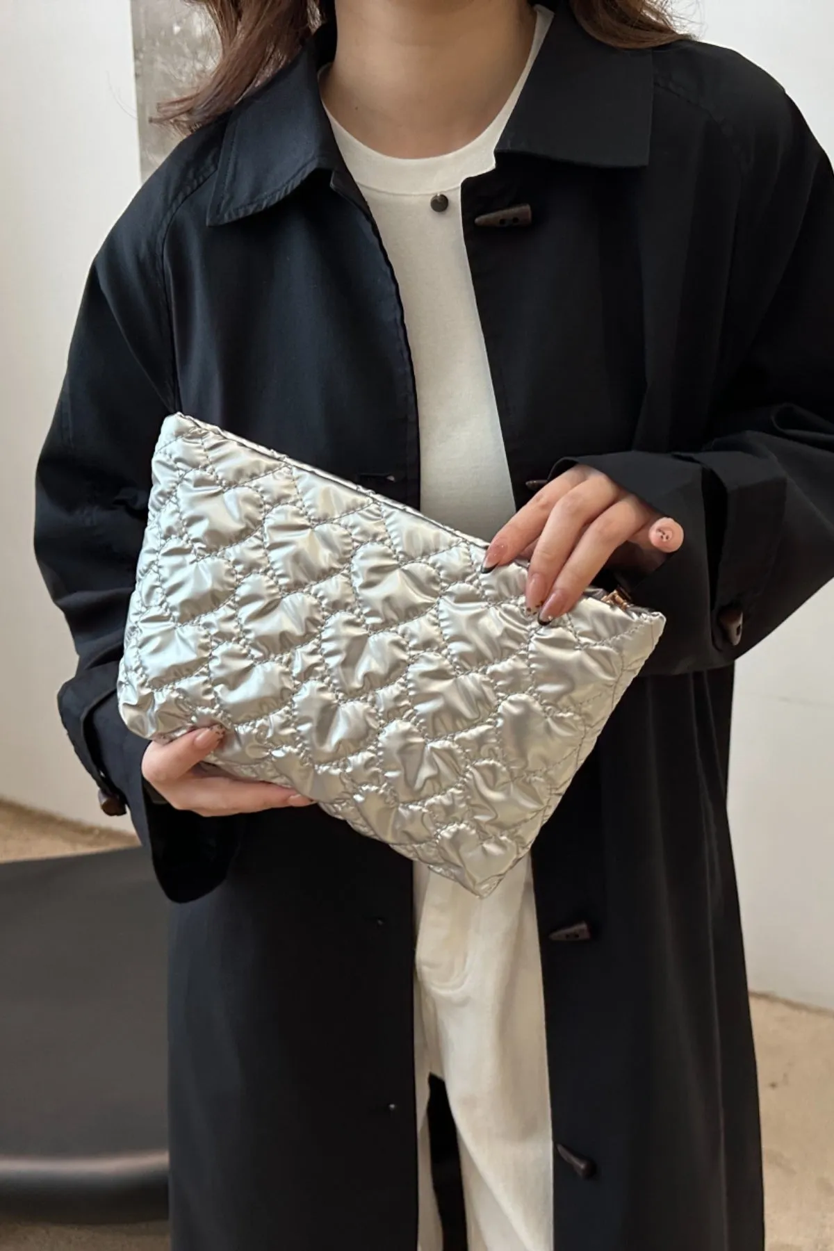 Comfortable Ruched Heart Clutch with Zipper