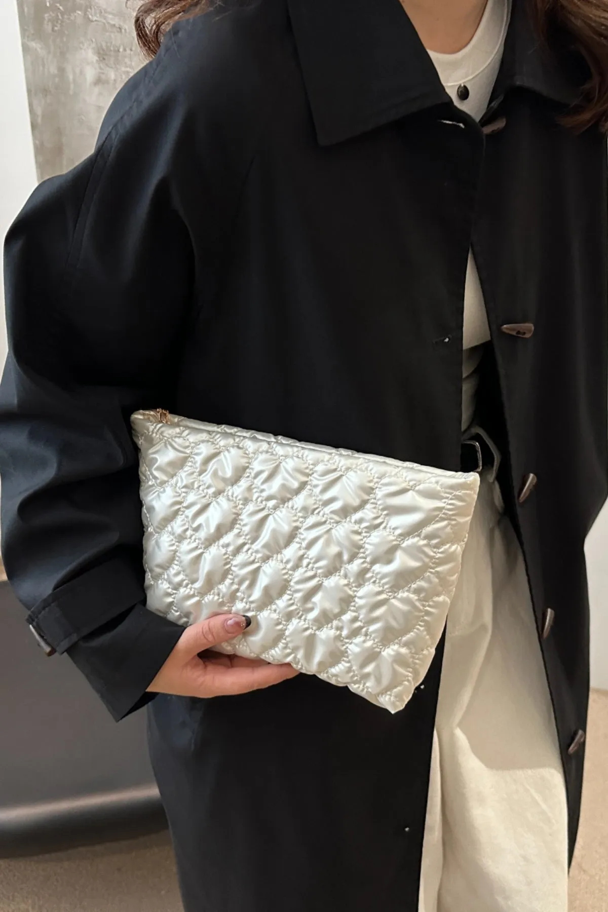 Comfortable Ruched Heart Clutch with Zipper