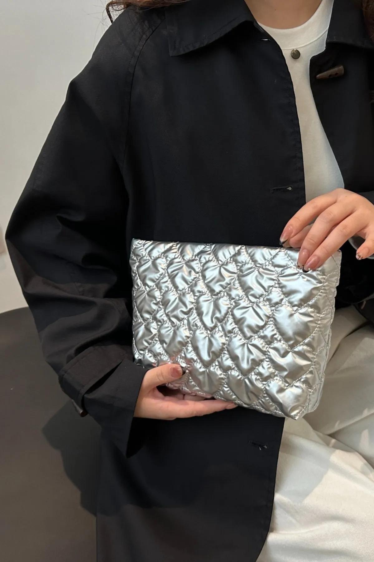 Comfortable Ruched Heart Clutch with Zipper