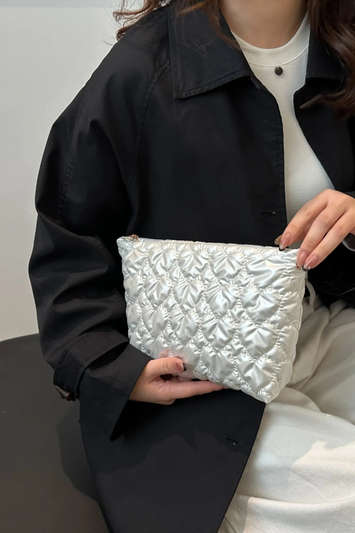Comfortable Ruched Heart Clutch with Zipper