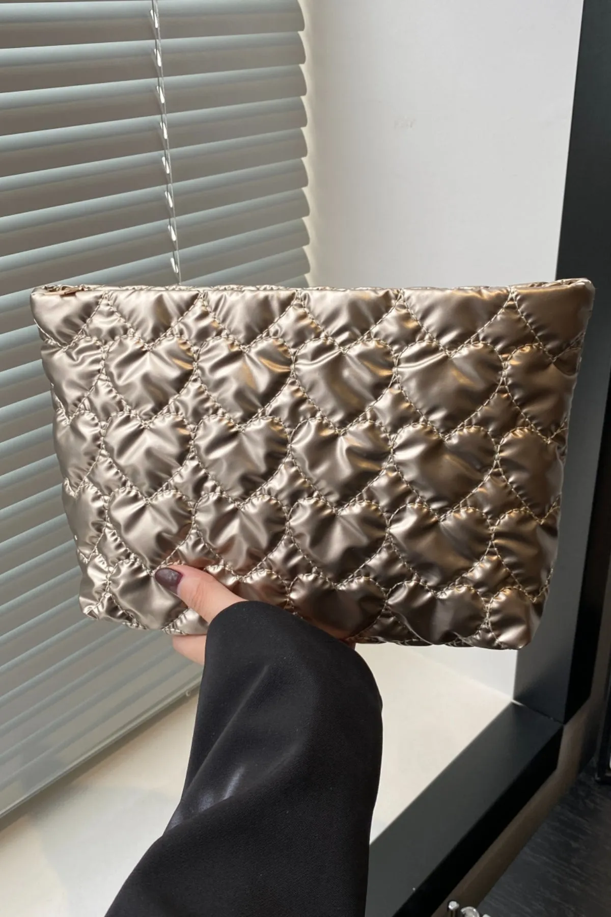 Comfortable Ruched Heart Clutch with Zipper
