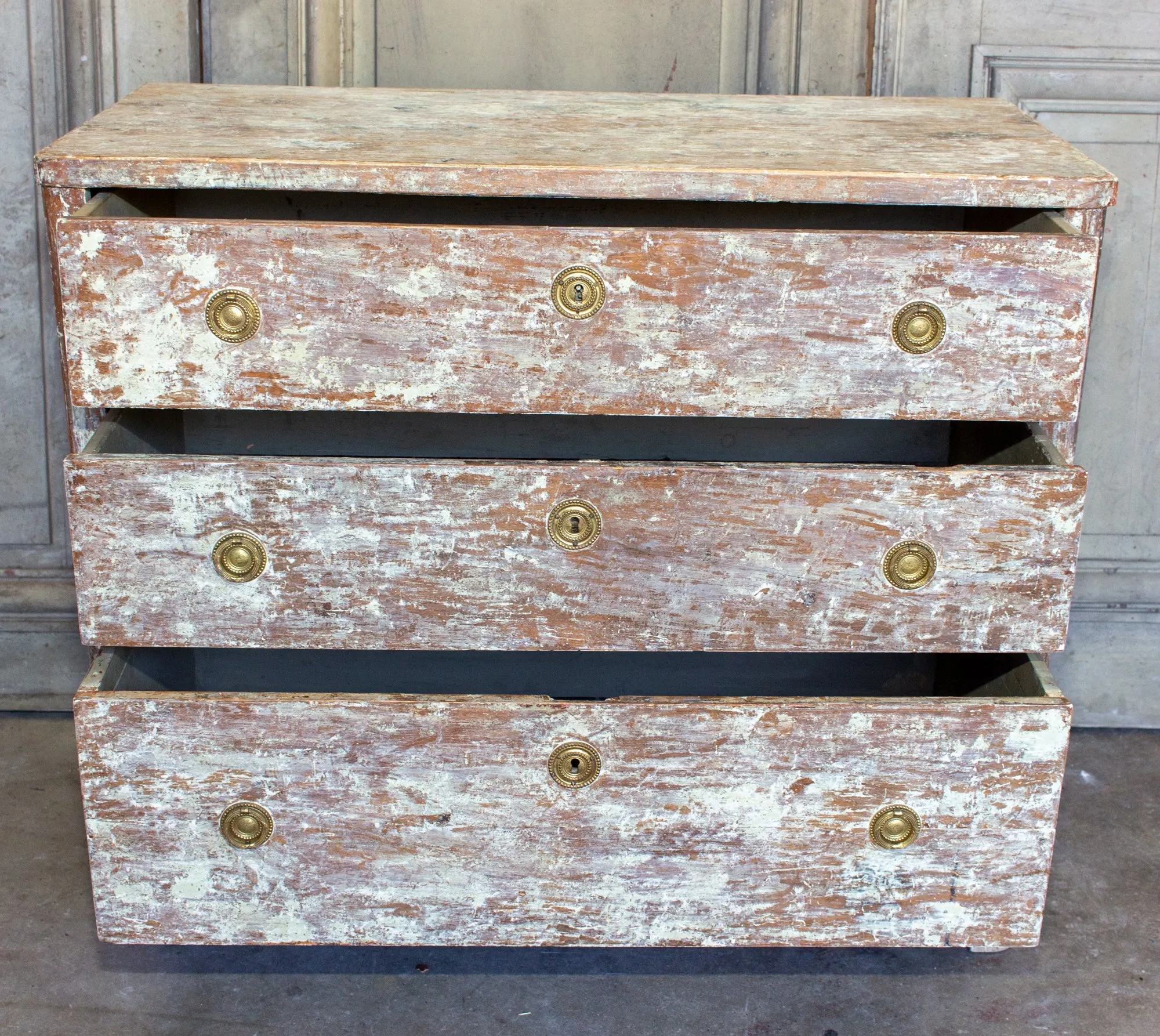 Early 18th Century Gustavian Chest of Drawers with Chalked Finish