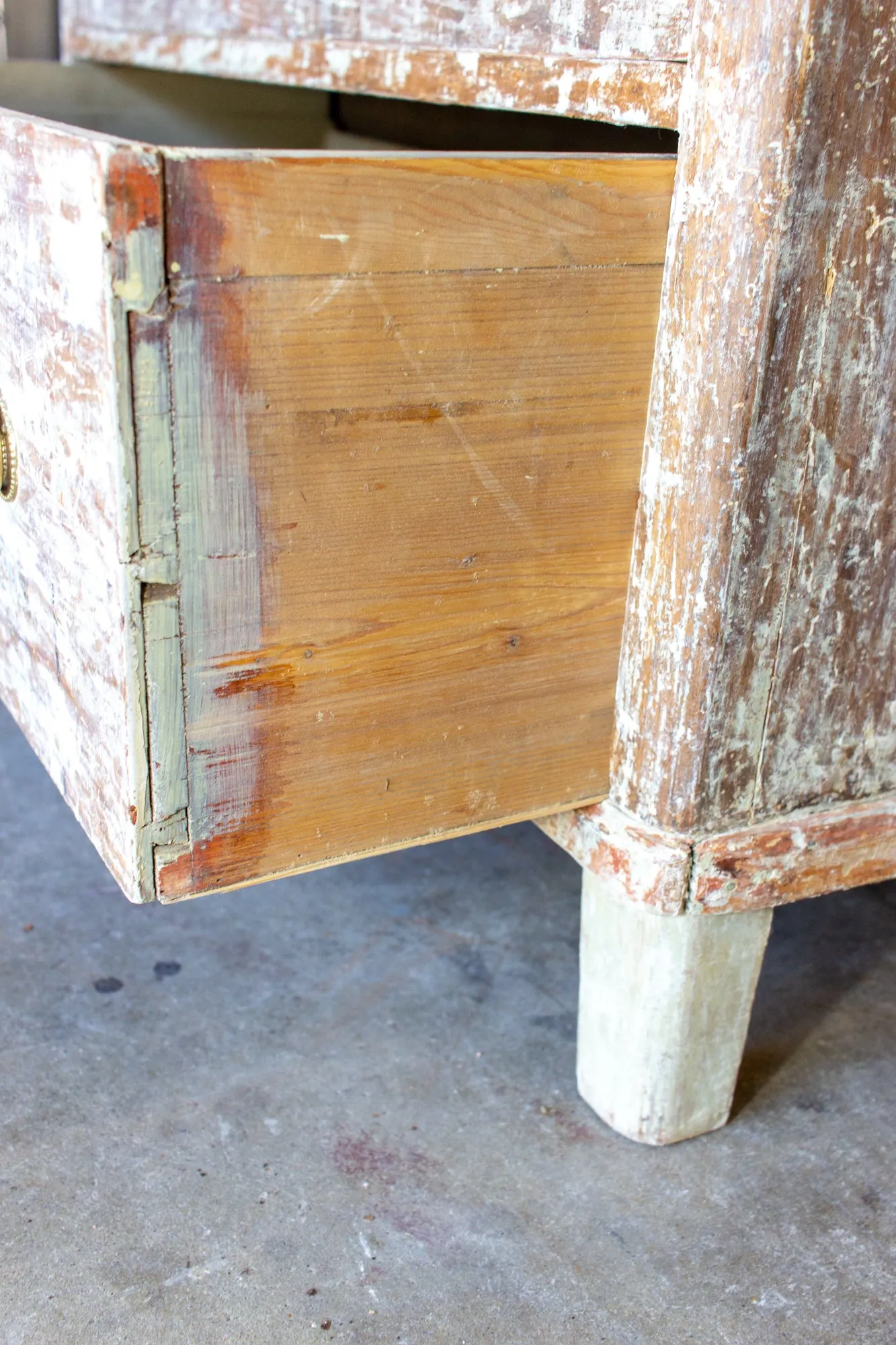 Early 18th Century Gustavian Chest of Drawers with Chalked Finish