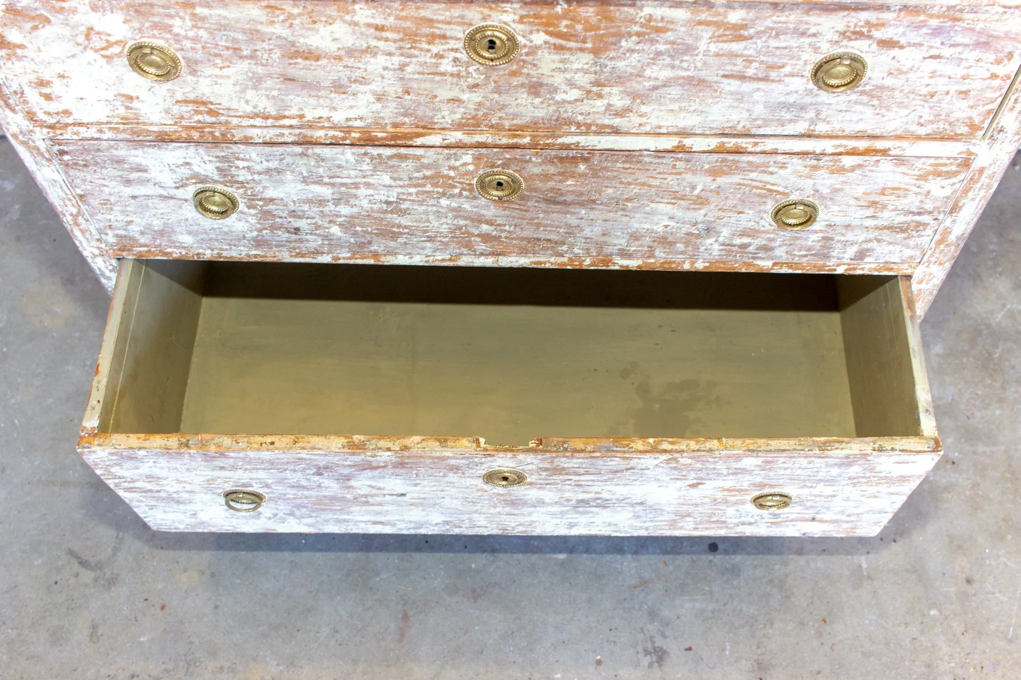 Early 18th Century Gustavian Chest of Drawers with Chalked Finish
