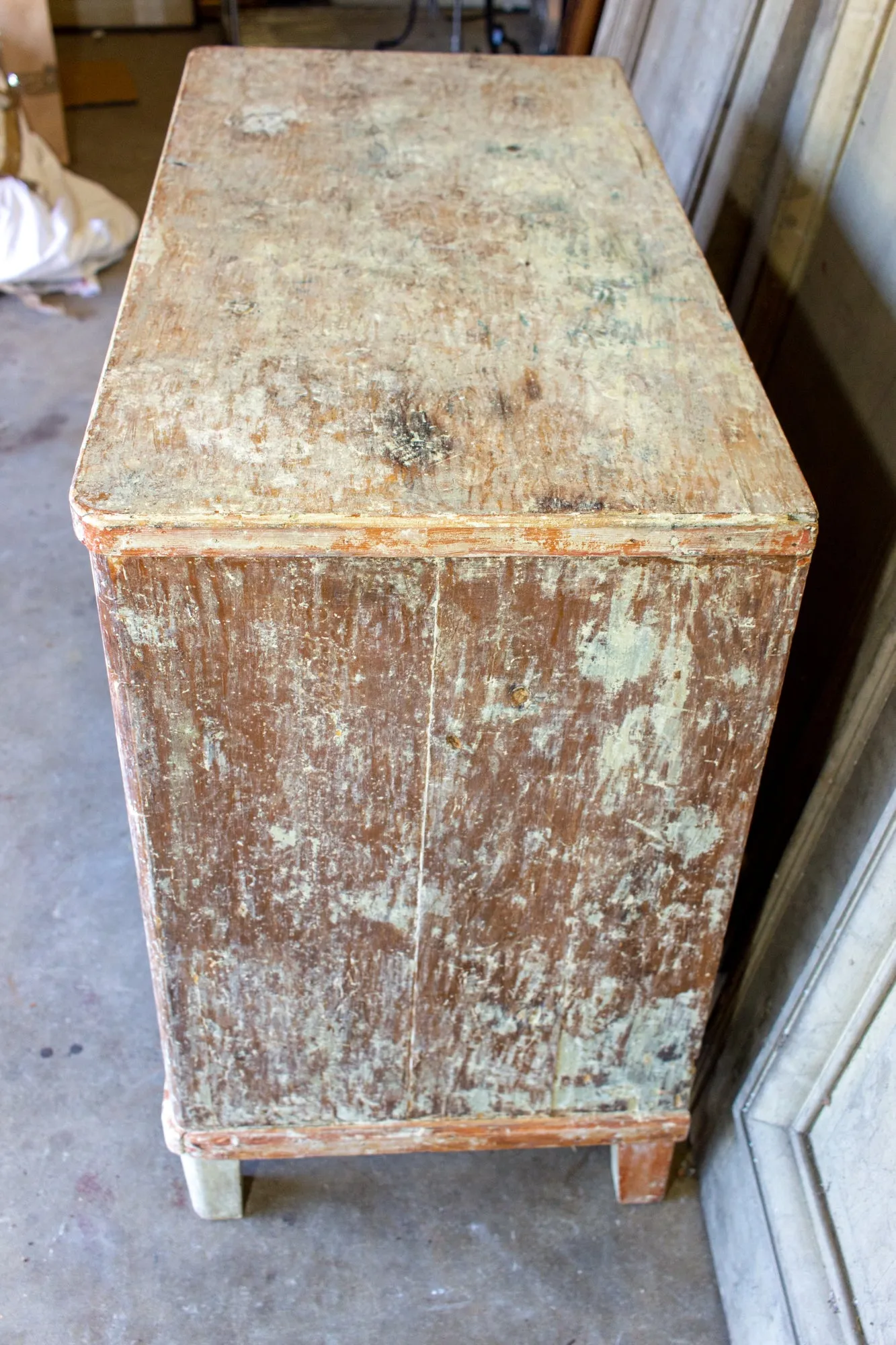 Early 18th Century Gustavian Chest of Drawers with Chalked Finish
