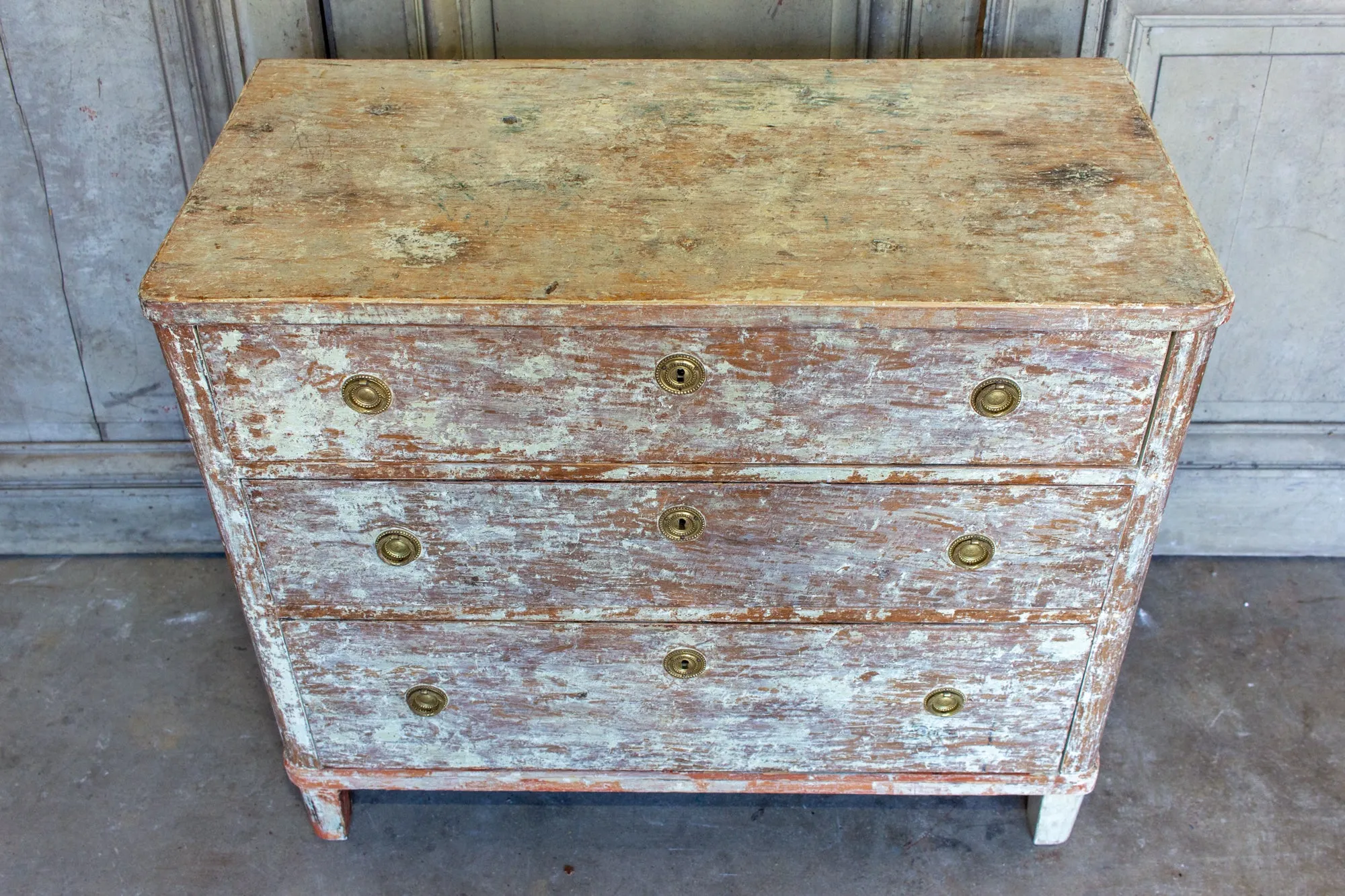 Early 18th Century Gustavian Chest of Drawers with Chalked Finish