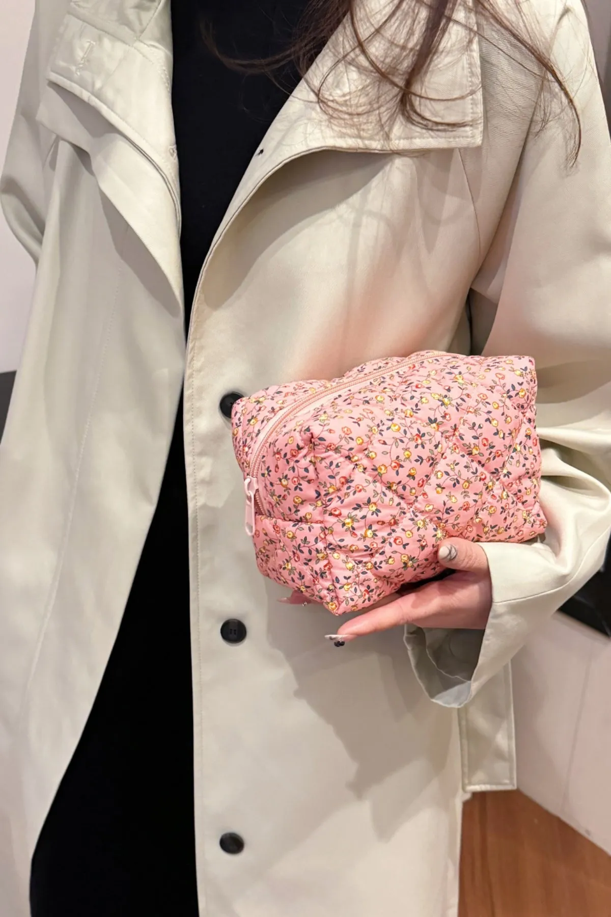 Elegant Floral Quilted Clutch with Plaid Lining