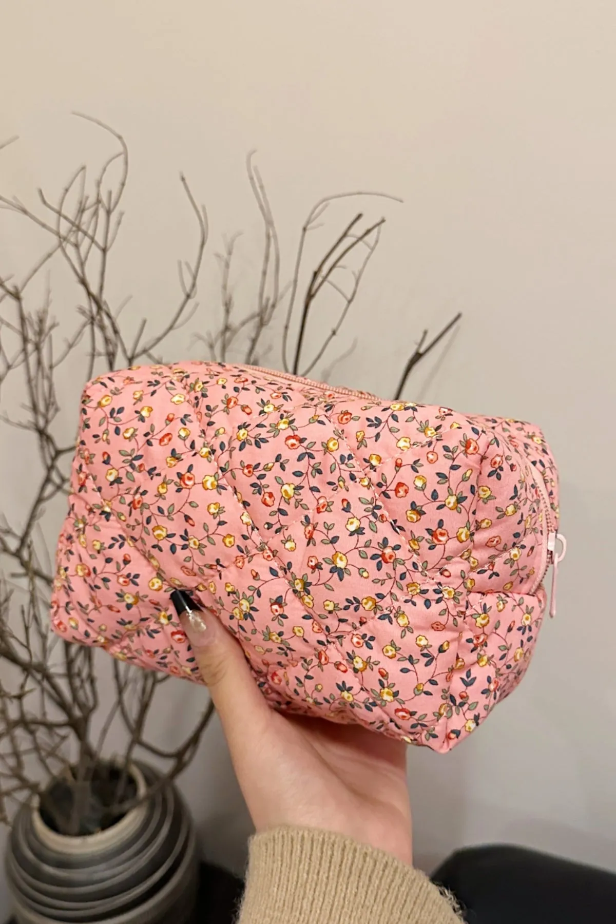 Elegant Floral Quilted Clutch with Plaid Lining
