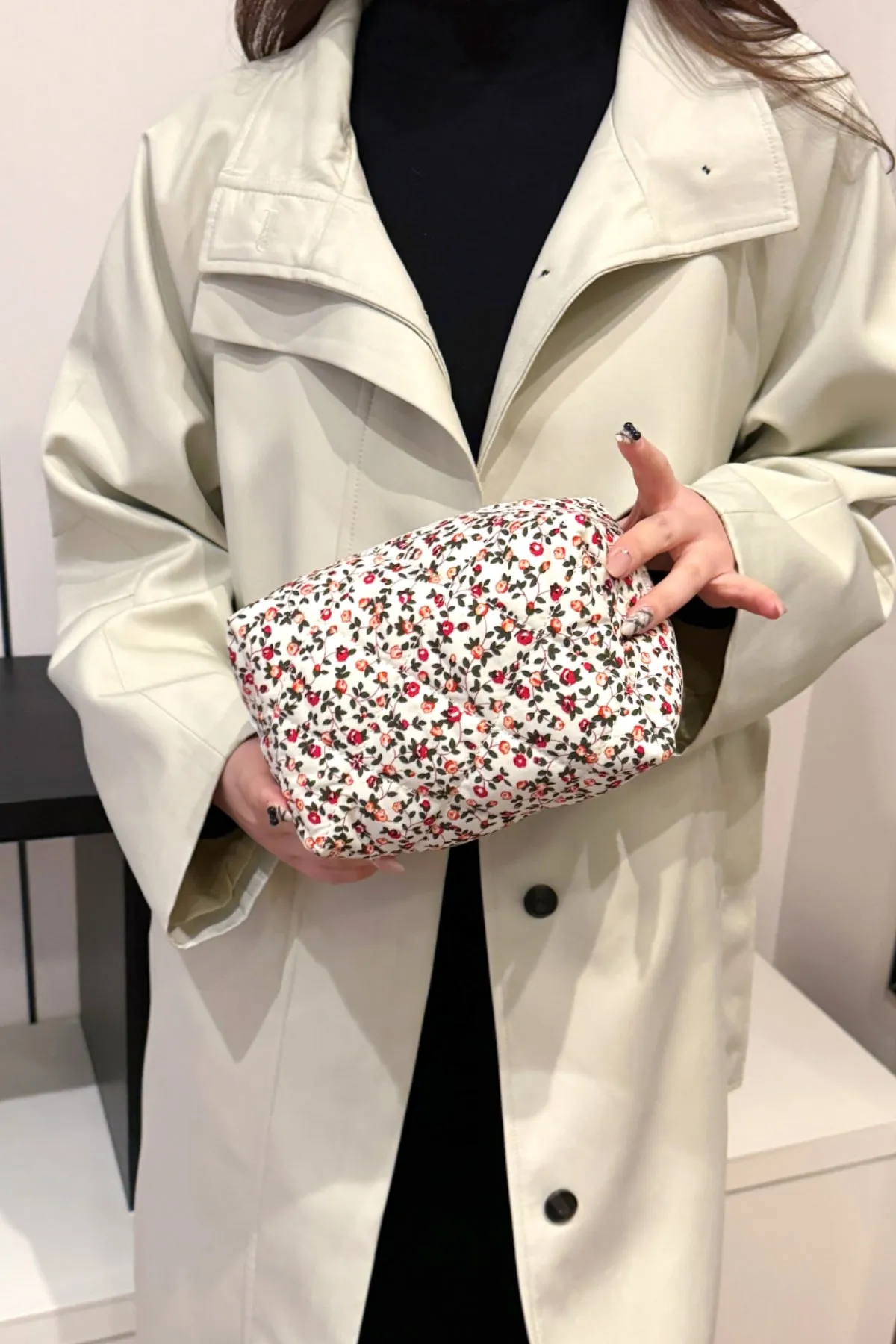 Elegant Floral Quilted Clutch with Plaid Lining
