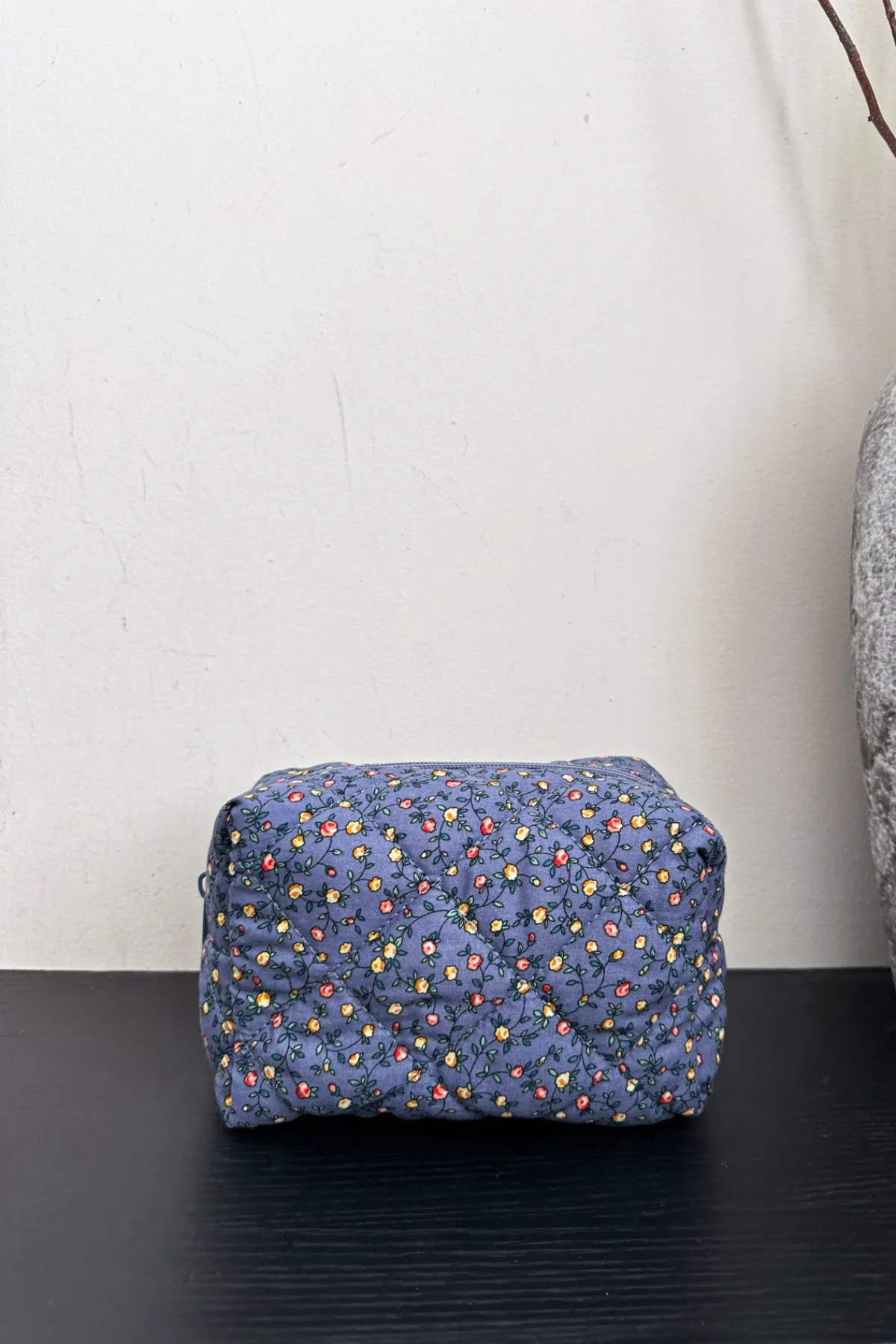 Elegant Floral Quilted Clutch with Plaid Lining