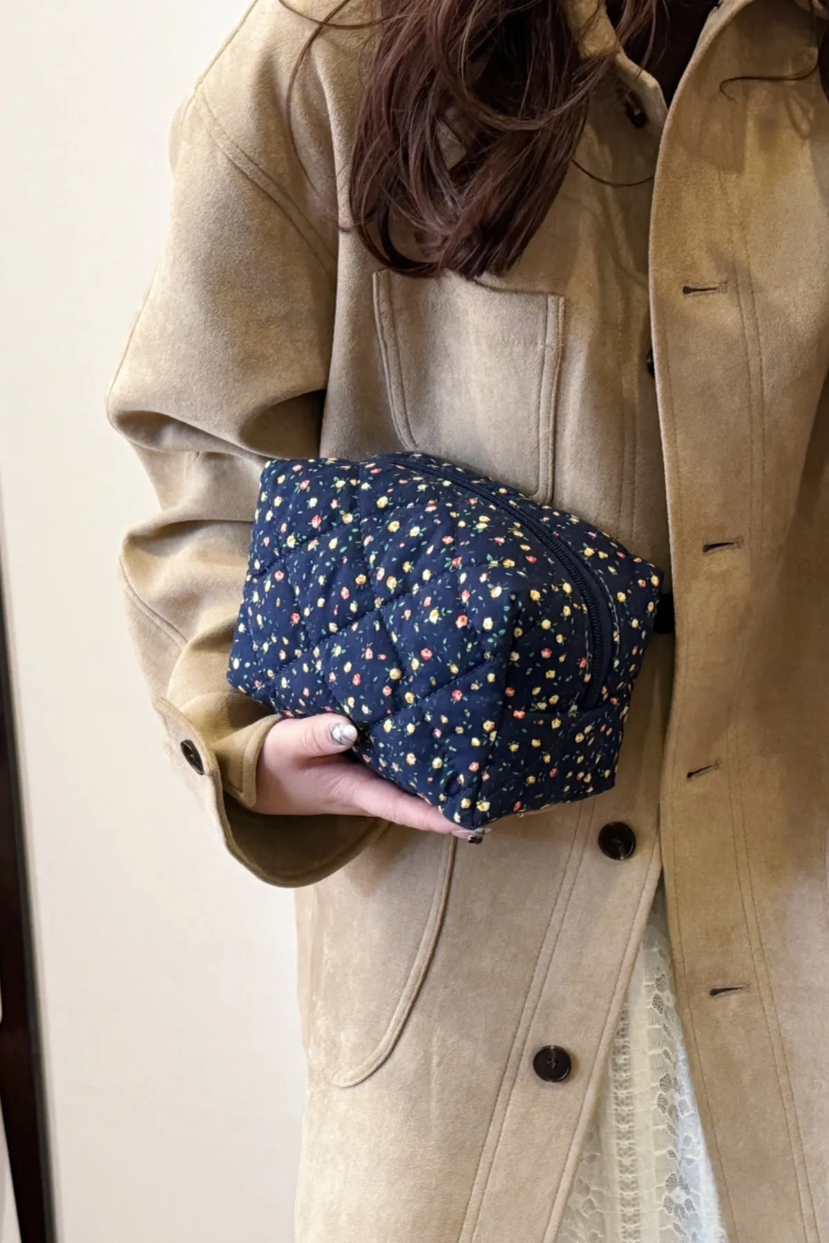 Elegant Floral Quilted Clutch with Plaid Lining