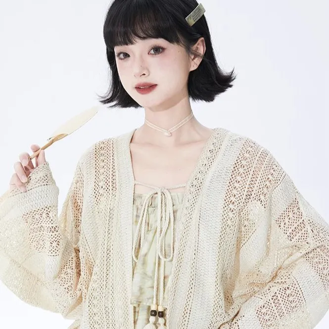 ethnic style off-white short knitted cardigan