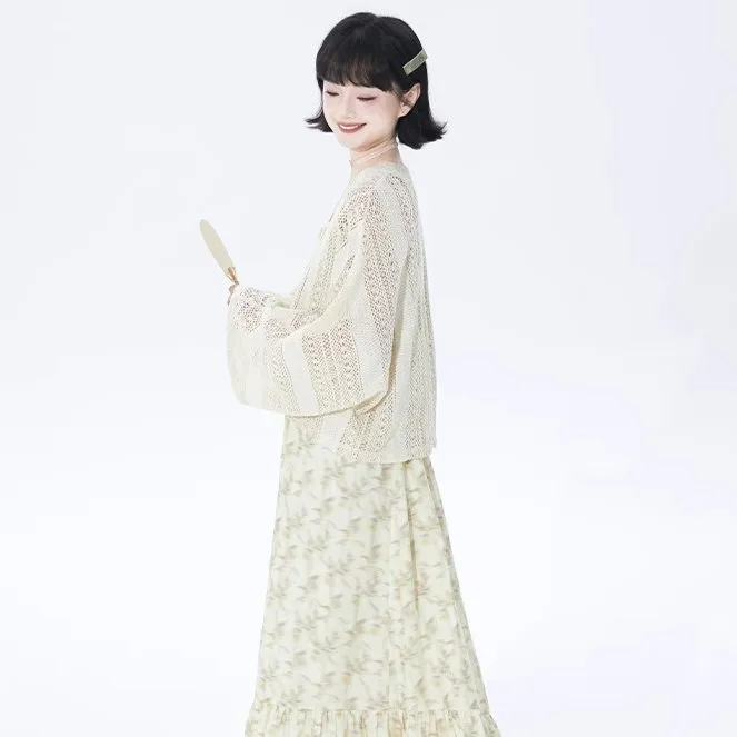 ethnic style off-white short knitted cardigan