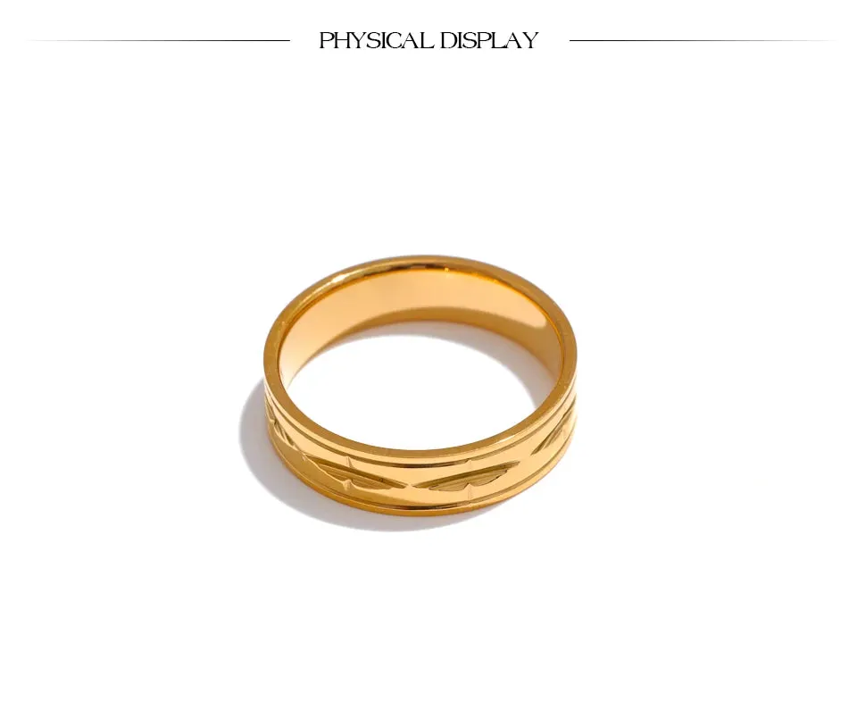 Fiora Carved 18k Gold Band Ring