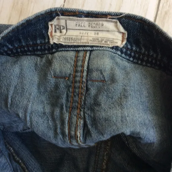 💚Free People button fly patchwork jeans