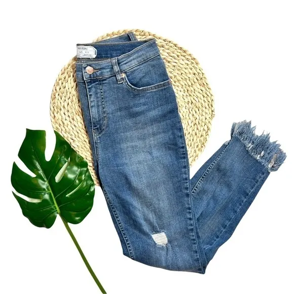 Free People High Rise Great Heights Frayed Bottom Hem Skinny Jeans Size 28
