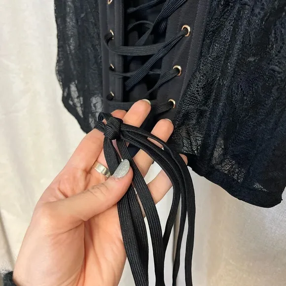 Gothic Retro Lace Structured Underwire Corset Like New by Savage x Fenty