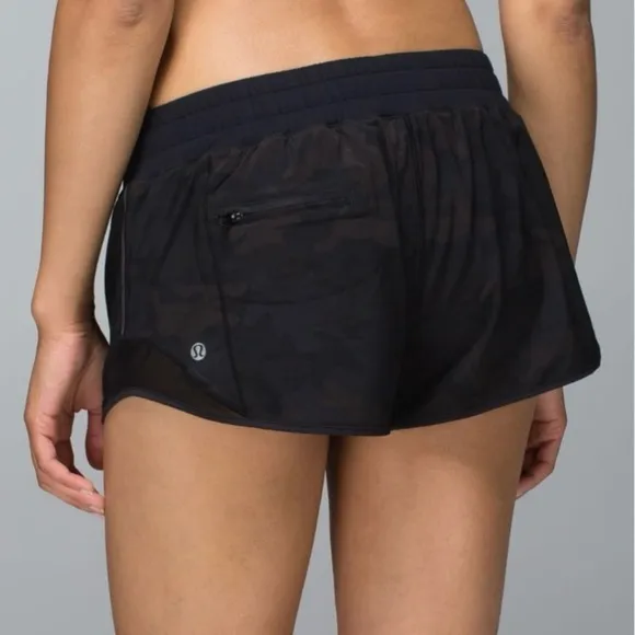 LULULEMON Hotty Hot ShortSavasana Camo Black Drawstring Pocket 4 Mesh Elastic