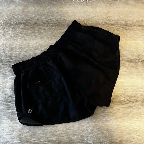 LULULEMON Hotty Hot ShortSavasana Camo Black Drawstring Pocket 4 Mesh Elastic