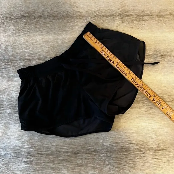 LULULEMON Hotty Hot ShortSavasana Camo Black Drawstring Pocket 4 Mesh Elastic