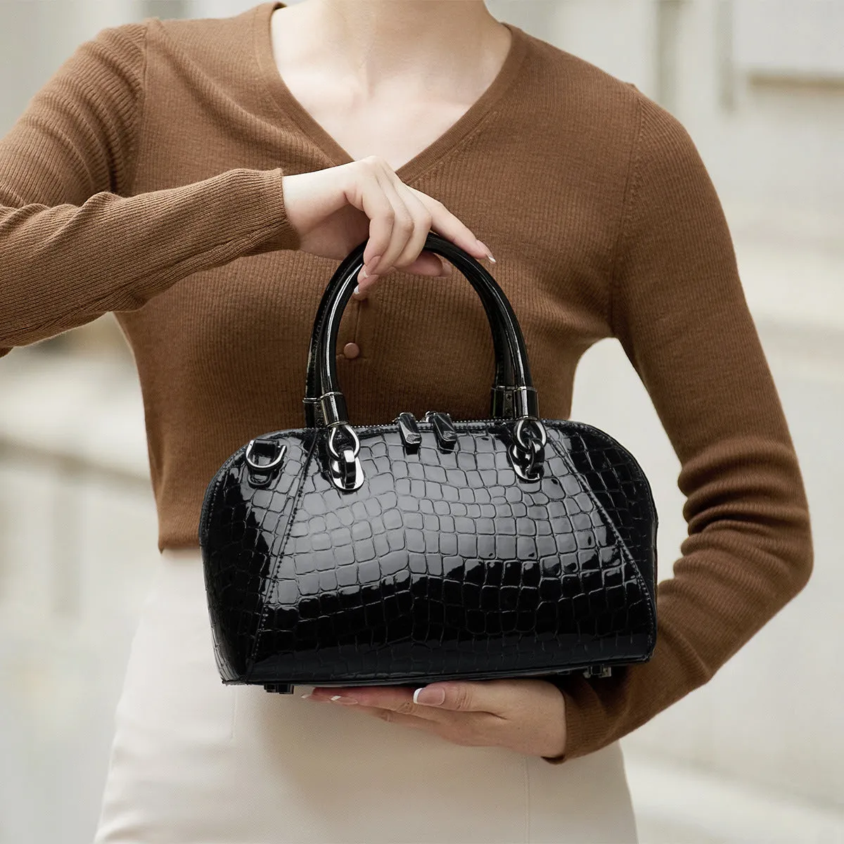 Luna Genuine Leather Messenger Bag – Effortless Style, Everyday Ease