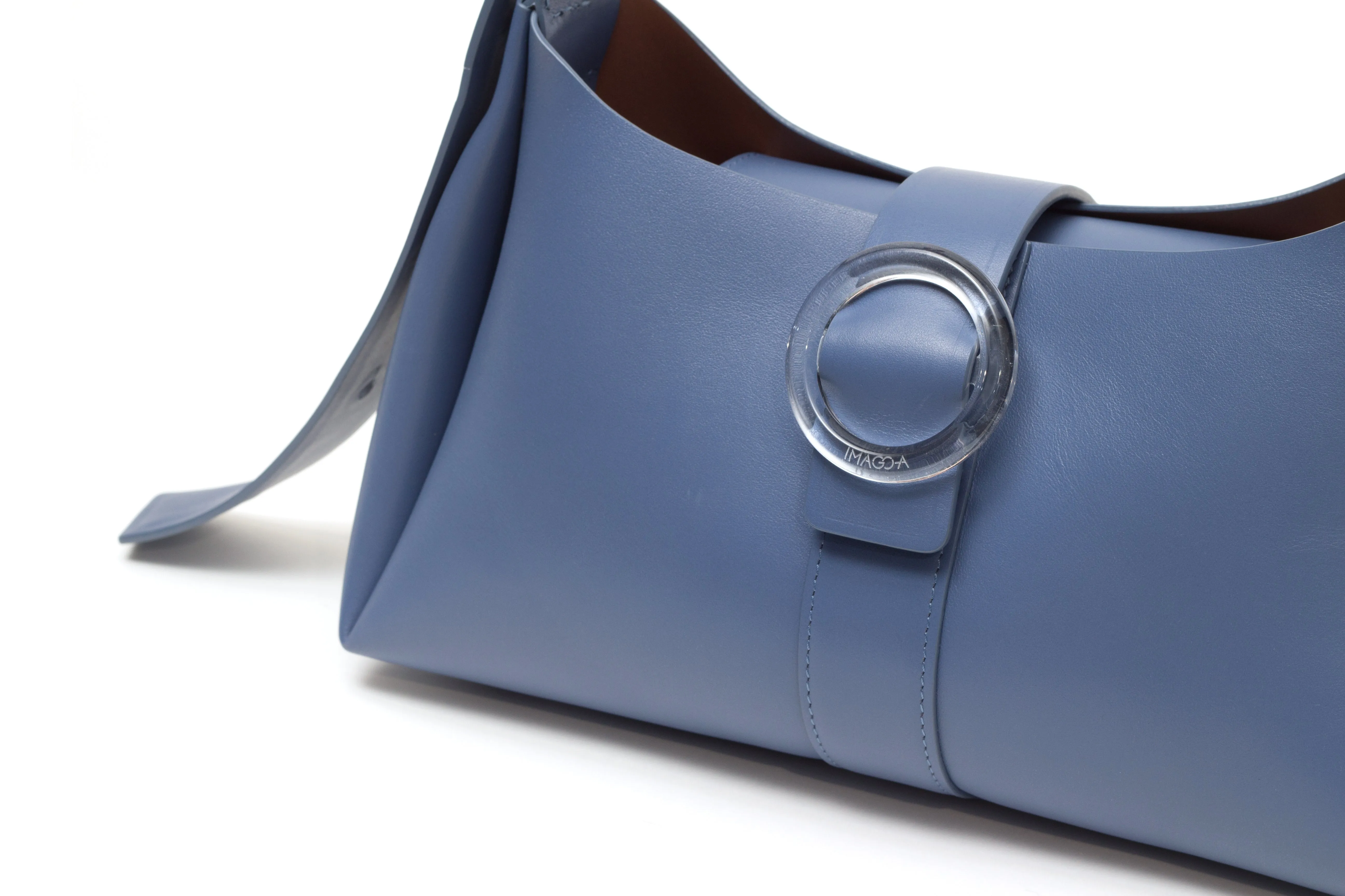 Nº47 Lucite Buckle Shoulder - Bleu