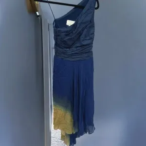 Nicole Miller Artelier Vintage Chiffon One Shoulder Blue Ombre Dress Size 4