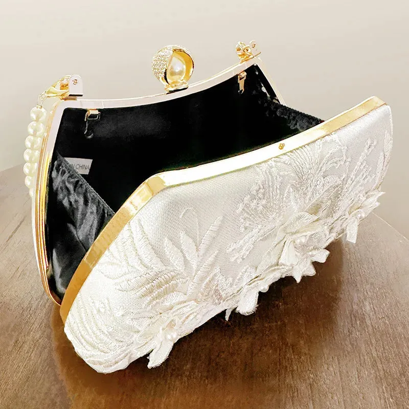 Pearl Chain Handbags Female White Embroidered Cheongsam Dress Clutch Purse Luxury Evening Bags Over Shoulder Party Wedding Prom