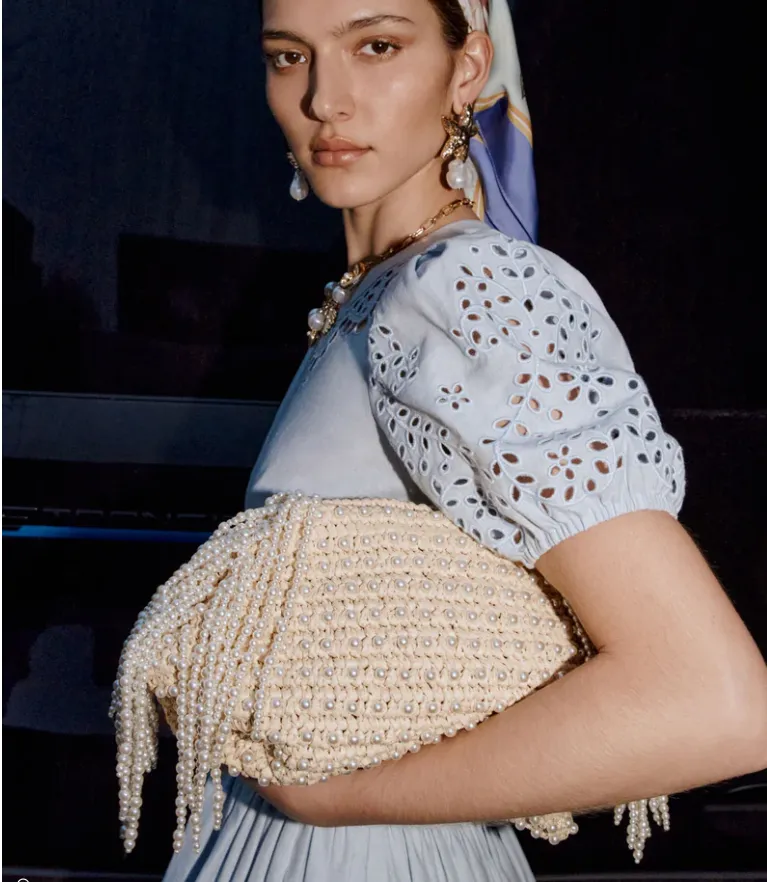 RAFFIA PEARL FRINGE CLUTCH