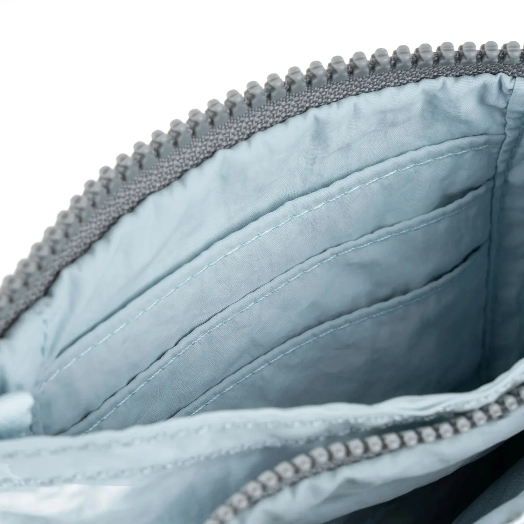 ROKA Carnaby Recycled Taslon Purse | Skyway