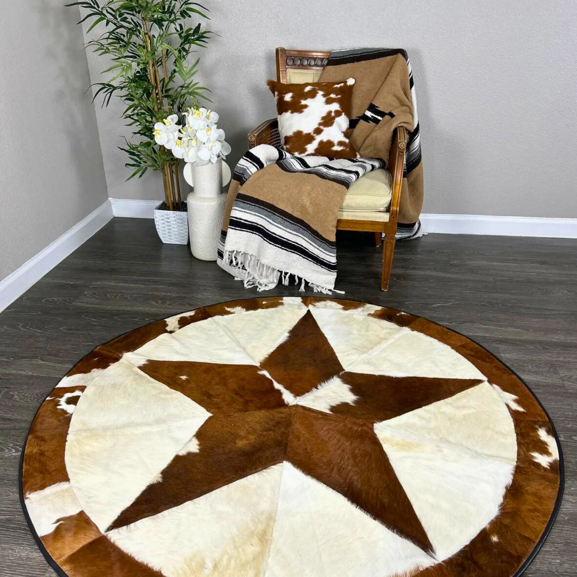 Round Patchwork Star Cowhide Rug - Size 60 Inches