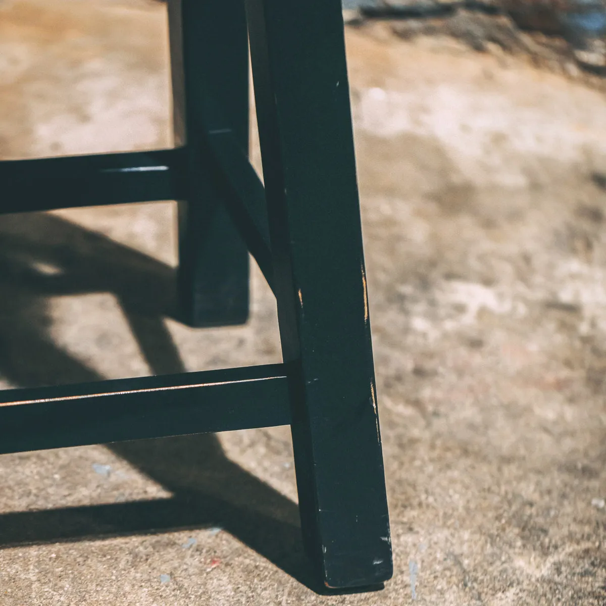 Saddle Stool - Splayed Leg