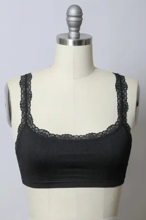 SEAMLESS LACE STRAP BRALETTE