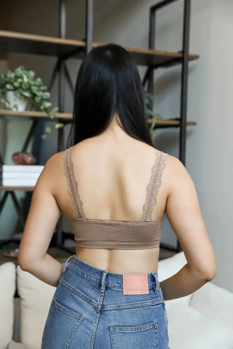 SEAMLESS LACE STRAP BRALETTE