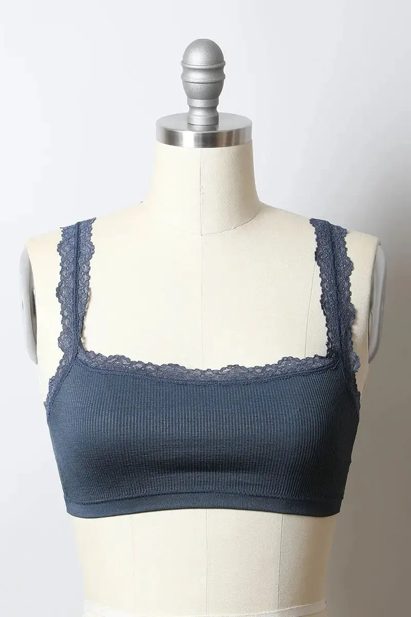 SEAMLESS LACE STRAP BRALETTE