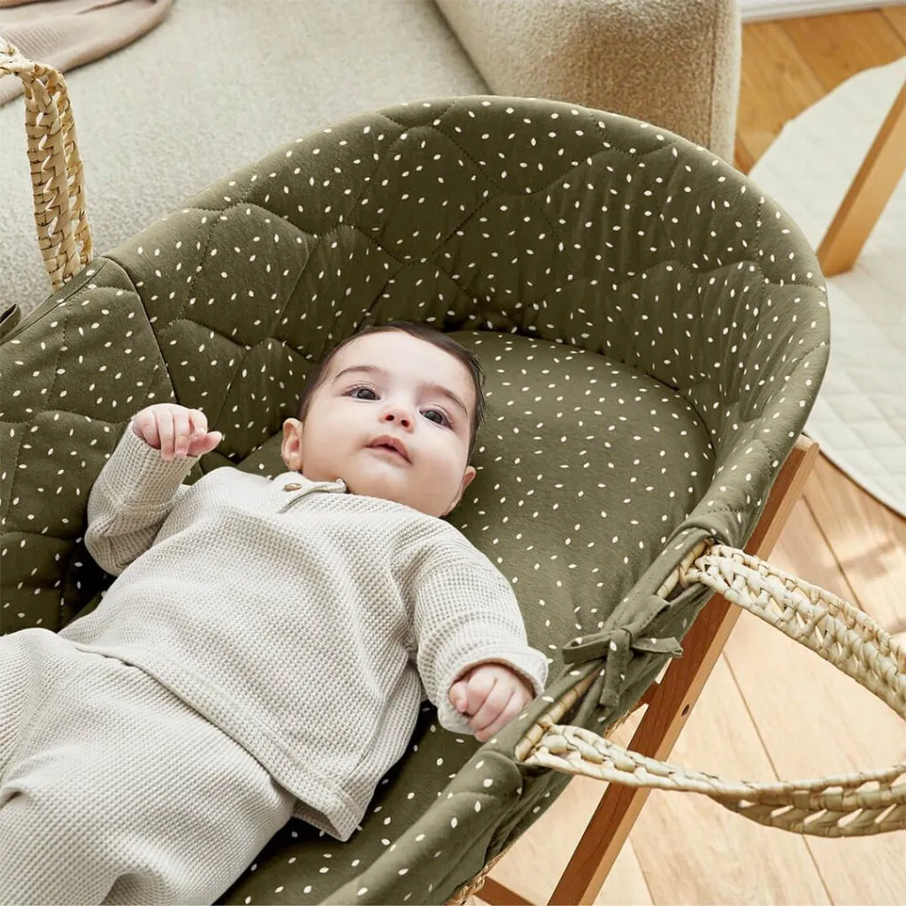 THE LITTLE GREEN SHEEP Quilted Moses Basket and Static Stand Bundle - Juniper Rice