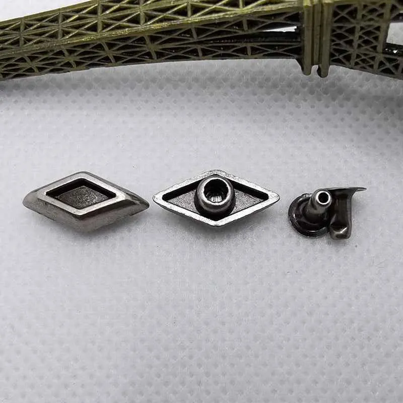 Vintage Alloy Diamond Studs DIY Rivets for Leather Bags Crafts 30 Pack