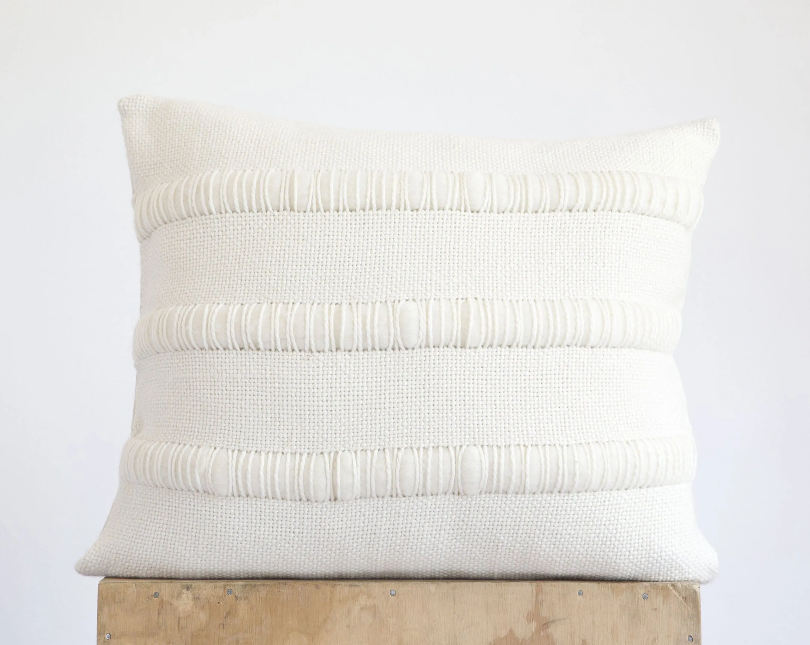 Weaving Pillow Case with Chunky Stripes Apolo Cream - Texturable