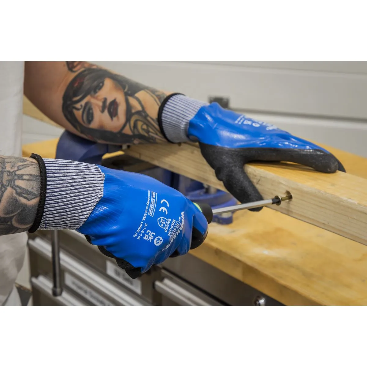 Worksafe by Sealey Waterproof Latex Gloves - (Large) - Box of 120 Pairs